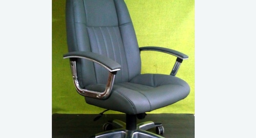 Перетяжка офисного кресла кожей. Зеленоградск